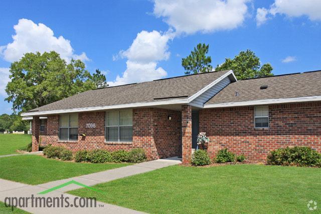 Building - Carriage Crossing Apartments