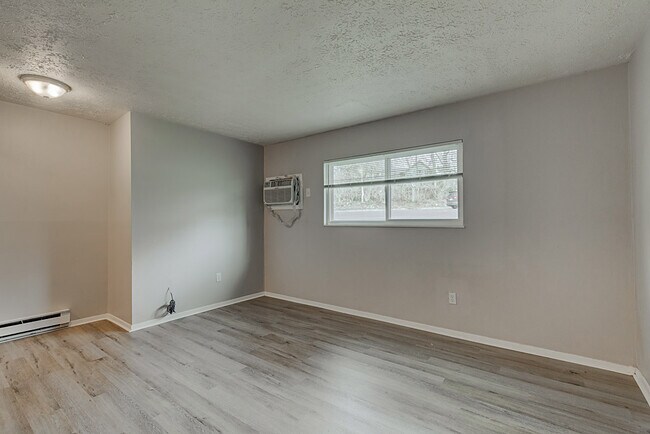 Building Photo - 422 S Miami Ave