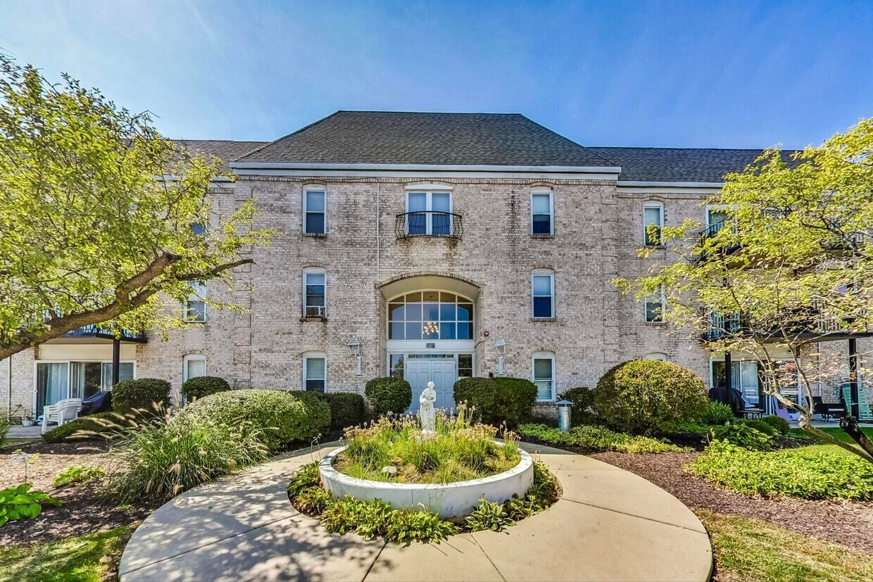 Photo - 5001 Carriage Way Dr (Rolling Meadows, IL)