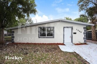 Building Photo - 1290 SW 28th Ave