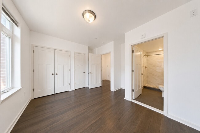 Building Photo - 6615 Ridge Avenue