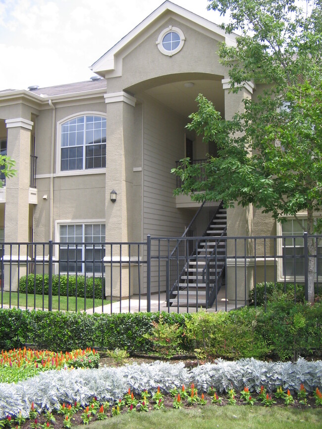 Building Photo - The Lodge at Lost Pines Apartments