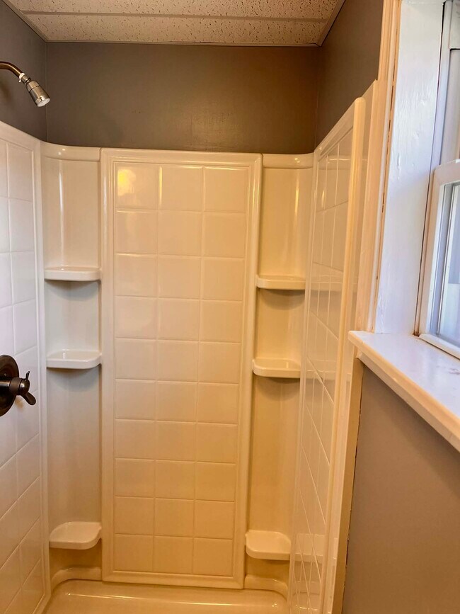 Foto del edificio - Newcomerstown Quad