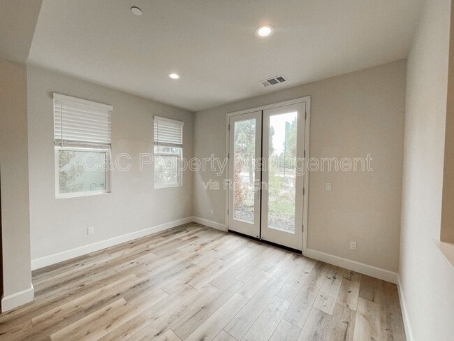 Foto del edificio - 581 Rosa Monte Wy