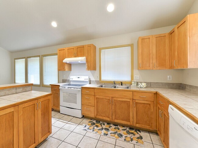 Foto del edificio - Beautiful One Level 3 bedroom 2 bath Rento...