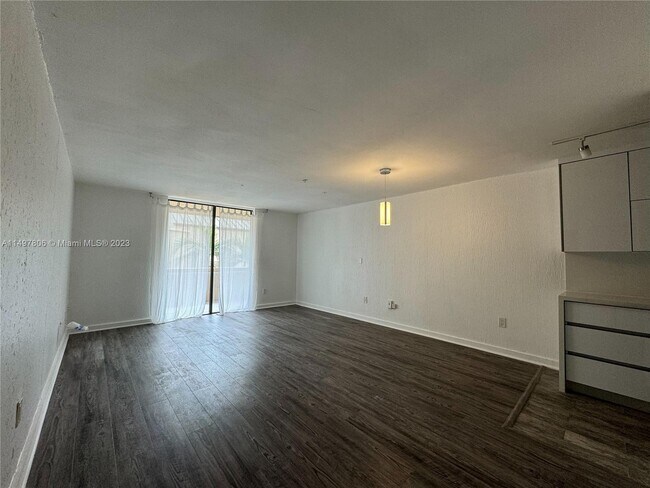 Building Photo - 10400 SW 108th Ave