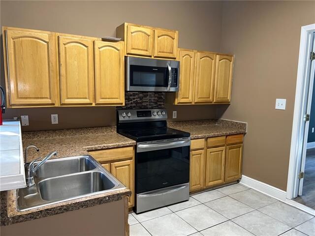 Foto del edificio - 2633 Iberville St