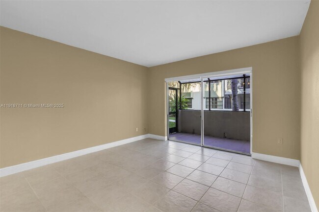 Foto del edificio - 7929 SW 104th St