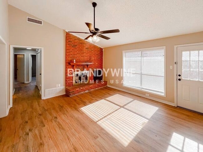 Building Photo - 5505 Key Bend