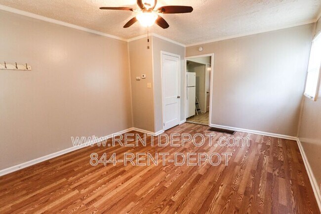 Building Photo - 1221 S Fairlawn Ave