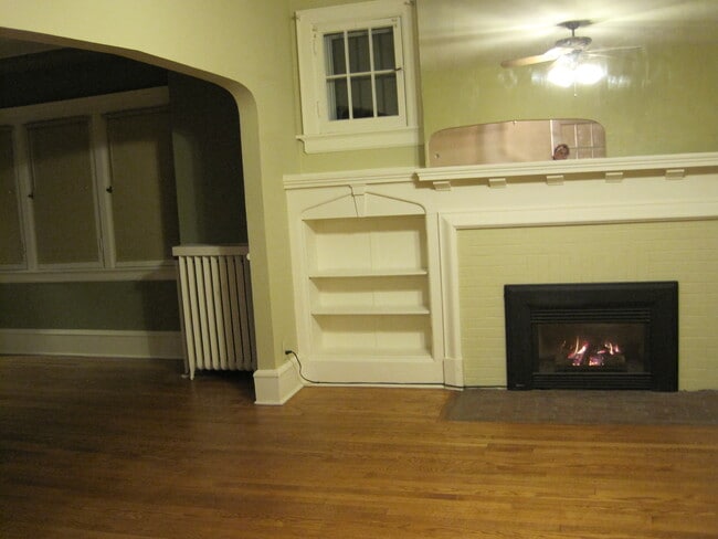 Fireplace-Electric Start - 2520 N Frederick Ave