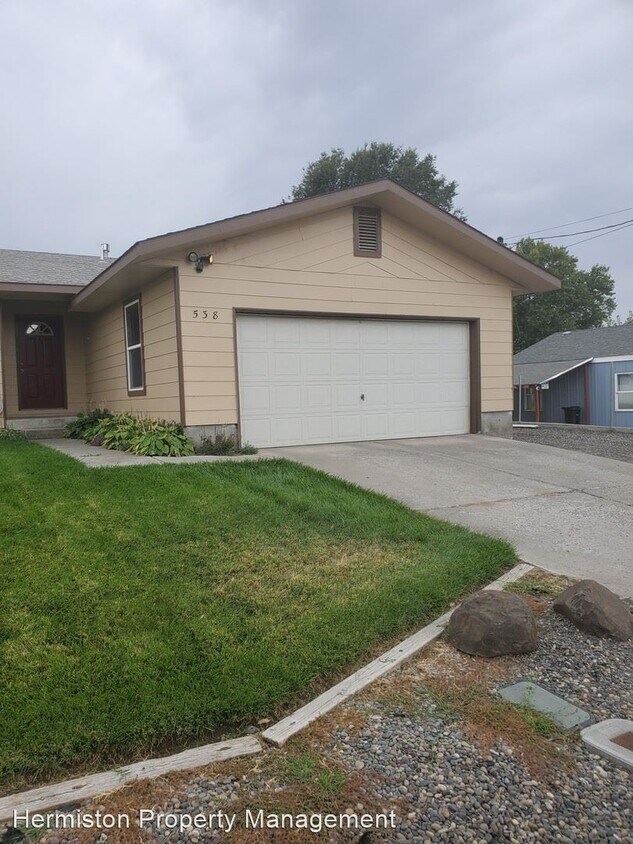 Primary Photo - 3 br, 2 bath House - 538 E Highland Ave