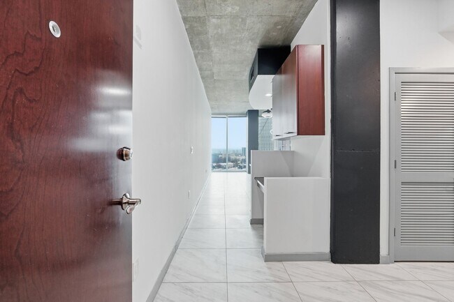 Foto del edificio - Upgraded Studio Condo in Buckhead