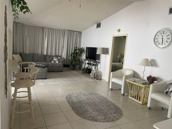 Foto del edificio - 5675 Northpointe Ln