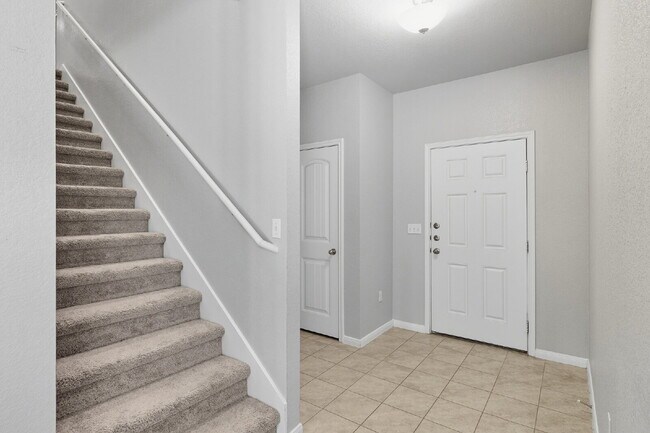 Building Photo - Large 4 bed, 2.5 bath Home in Meadows of K...