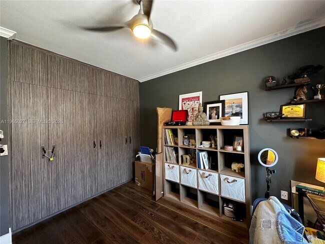 Foto del edificio - 8371 SW 124th Ave.