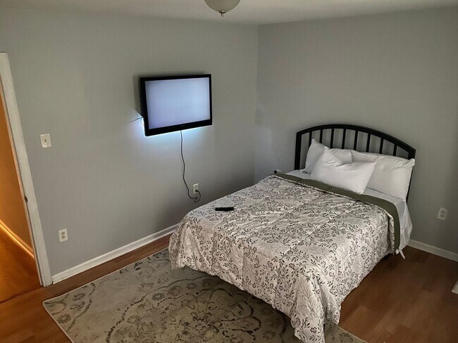 Building Photo - 130 Bartram Ave