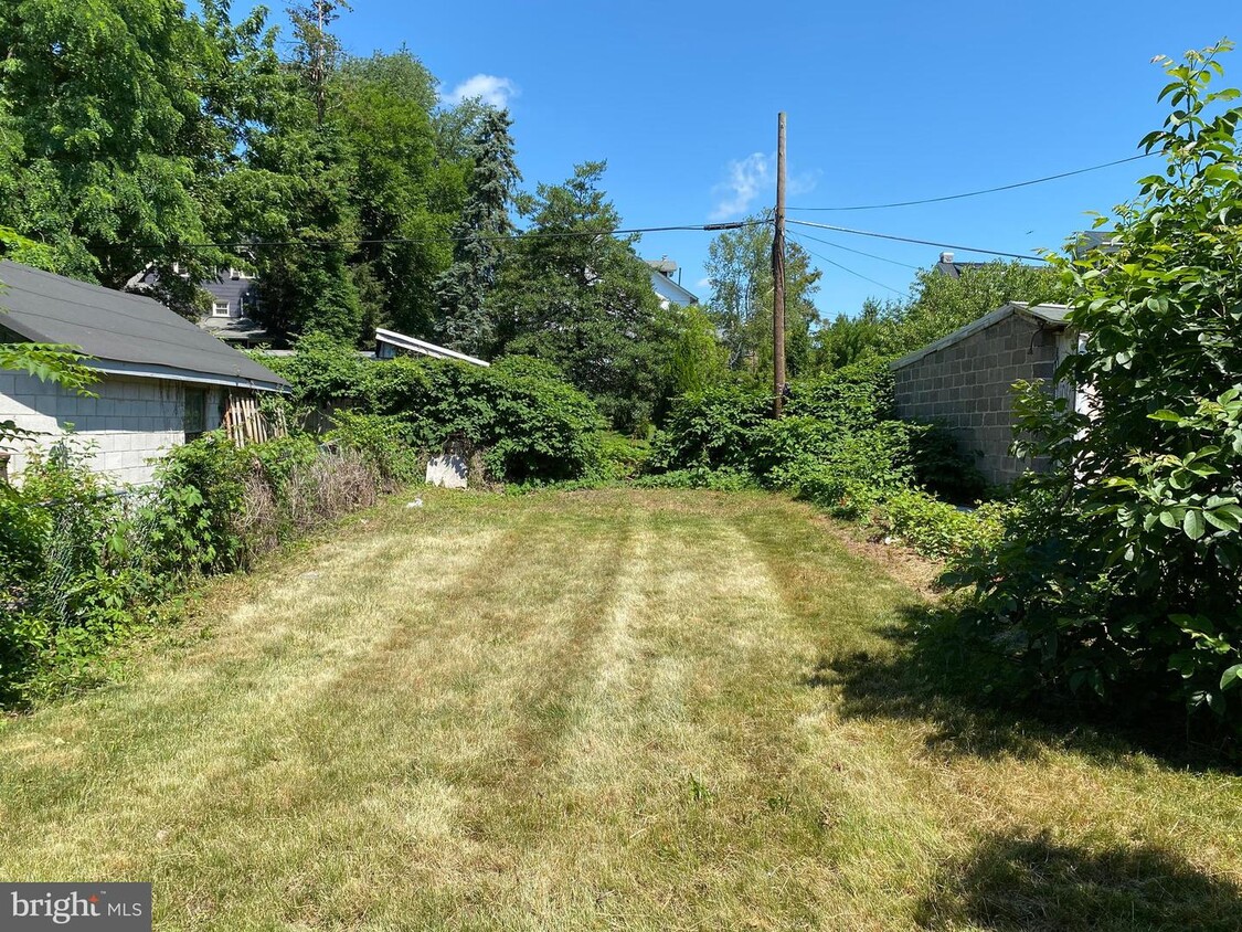 Primary Photo - 48 Holland Ave