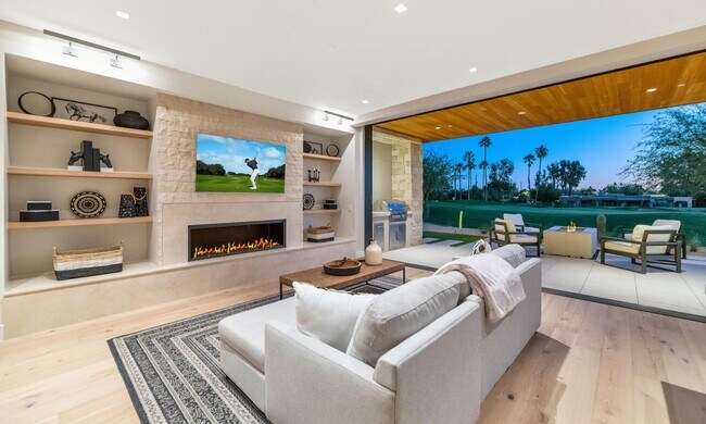 Foto del edificio - Rates Vary: $14,995 - $27,745