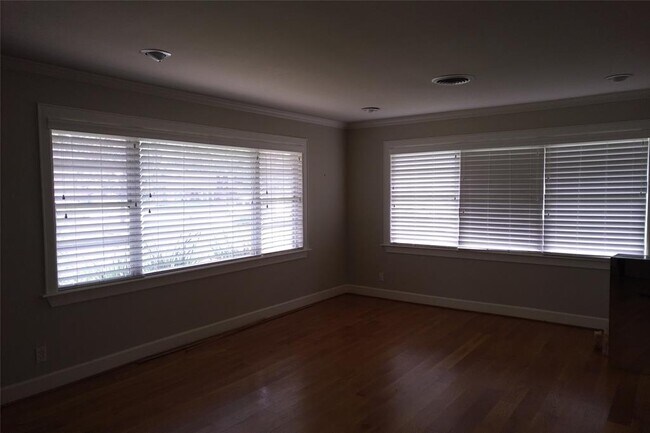 Foto del edificio - 3822 Linkview Dr