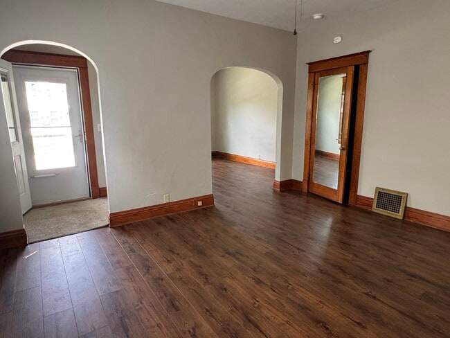 Building Photo - 1721 W 16th St