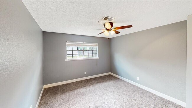 Foto del edificio - 1802 Southwood Dr
