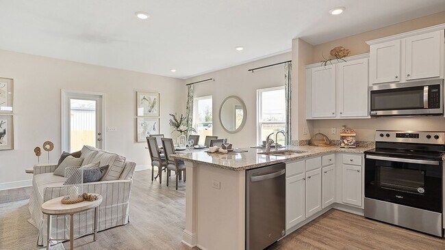 Foto del edificio - Modern 3BR/2.5BA Home with Open Floor Plan, Granite Counters & 1-Car Garage – Valdosta, GA