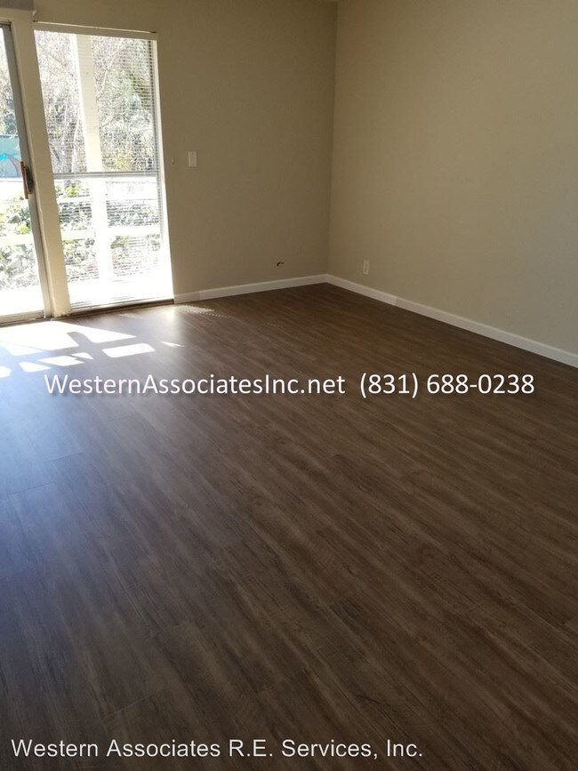 Building Photo - 2935 Capitola Rd