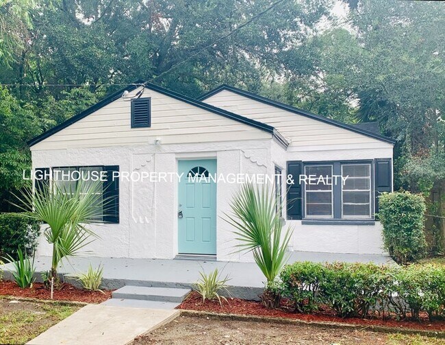 Foto del edificio - Fully Renovated! Cozy 3 Bed/2 Bath Home