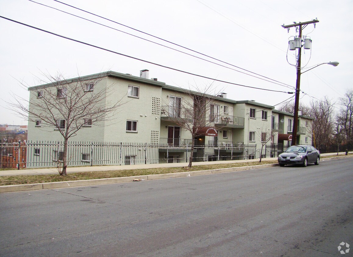 Foto principal - Highland Court Condos