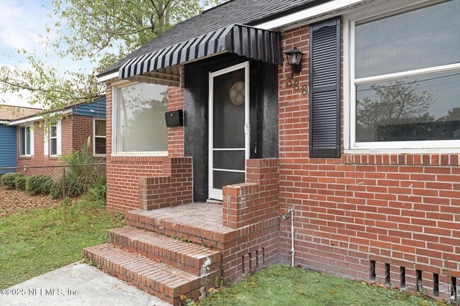 Foto del edificio - 366 W 67th St