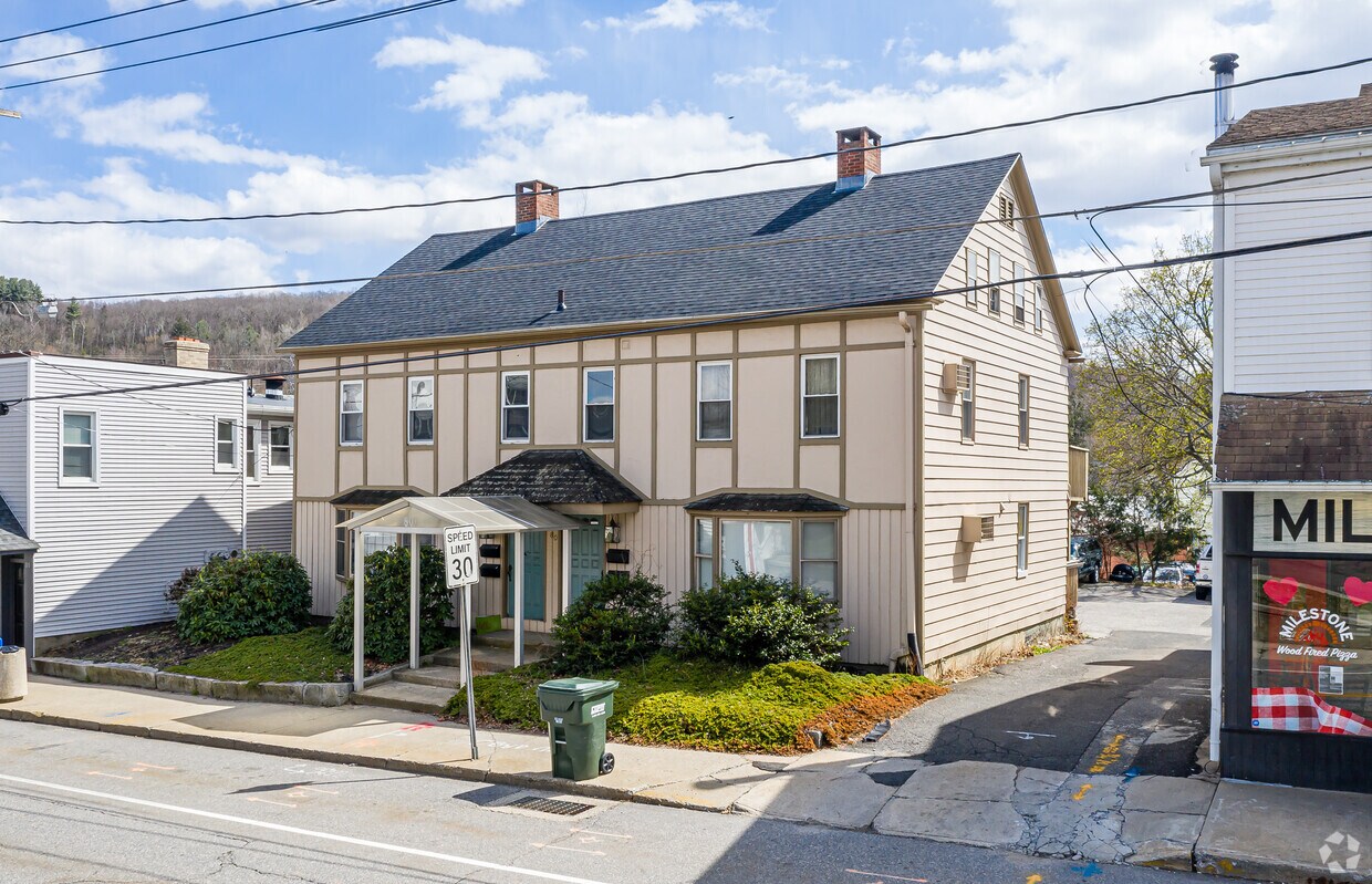 Primary Photo - 80 E Main St