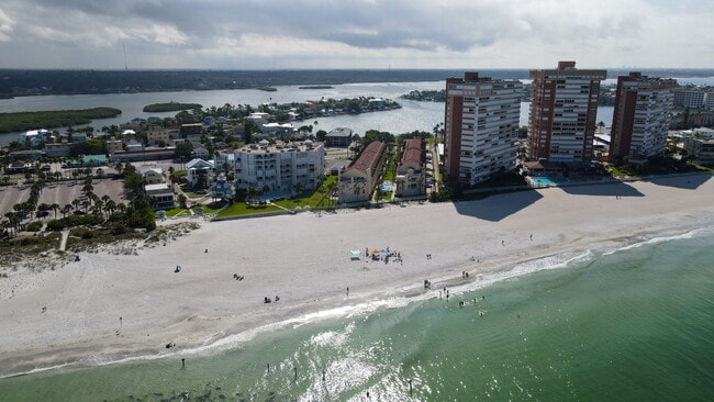 Foto del edificio - 17960 Gulf Blvd