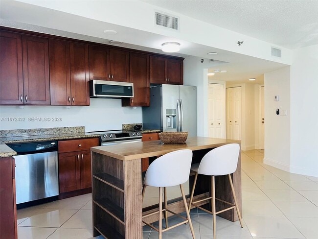 Building Photo - 770 Claughton Island Dr