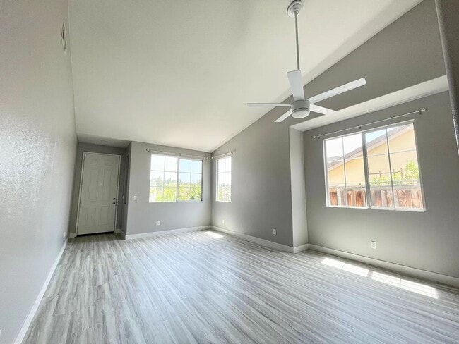 Building Photo - Charming Single-Story Home in Oceanside 3 Bedroom 2 Bath