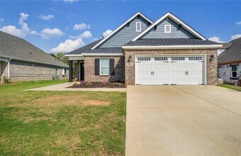 Building Photo - 994 Pearl Dr