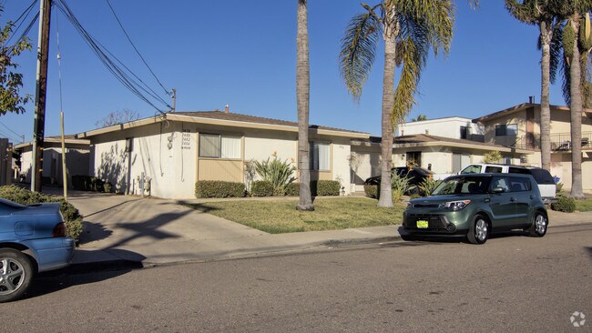 Foto del edificio - 1474 Hemlock Ave