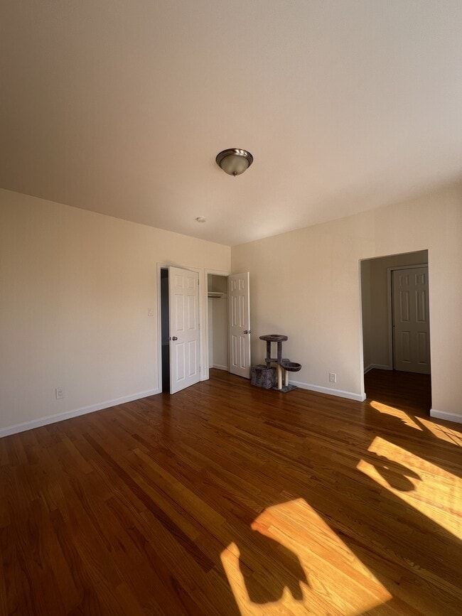 Building Photo - 1329 74th St