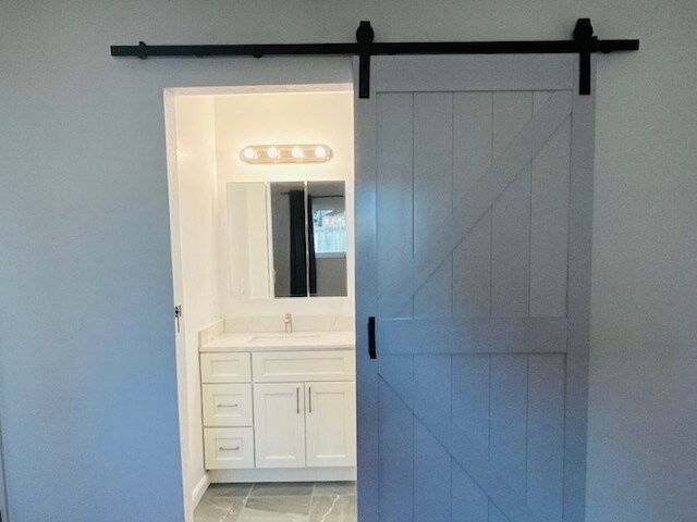 Main Bath - 1729 Silver Creek Cir