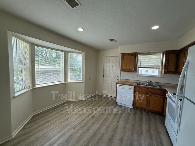 Foto del edificio - 1100 N Noland Rd