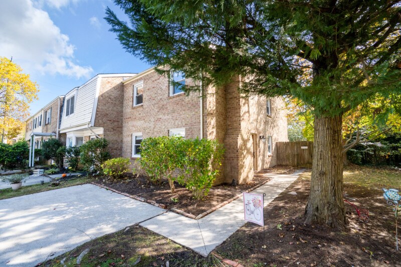 2515 Longleaf Ct, Virginia Beach, VA 23454 Townhouse for Rent in Virginia Beach, VA