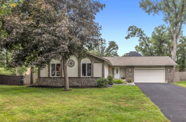 Building Photo - 1227 Flicker Cir