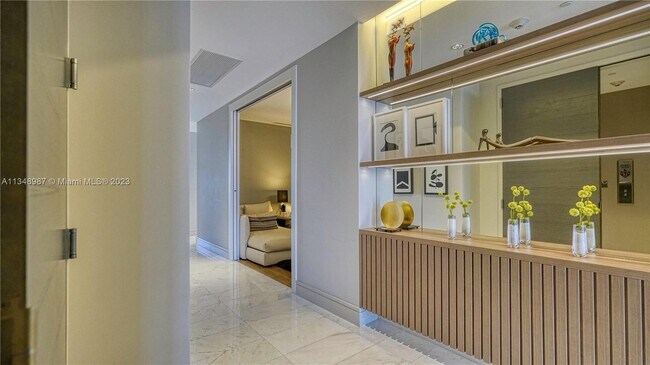 Foto del edificio - 3300 NE 188th St