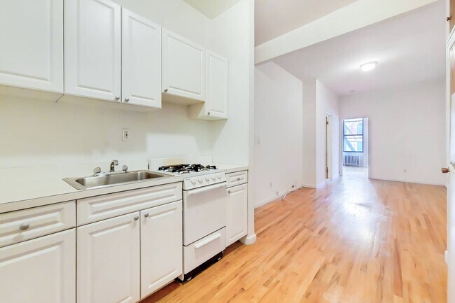 Building Photo - 1731 2nd Ave