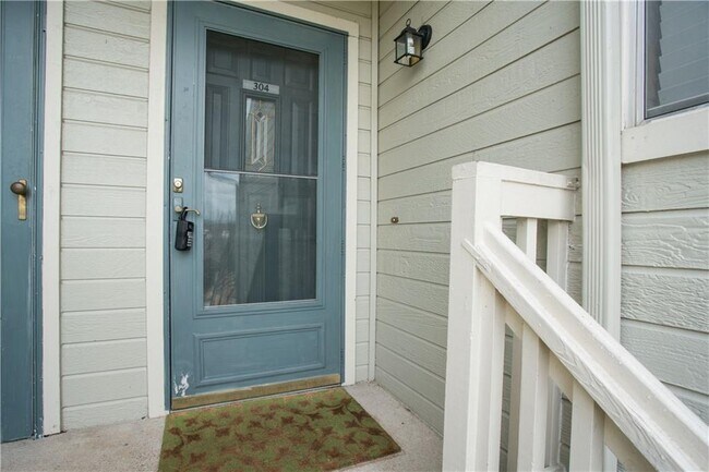 Building Photo - 2450 Wickersham Ln