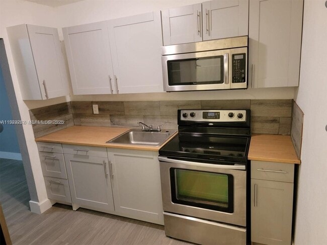 Foto del edificio - 2530 NW 17th St