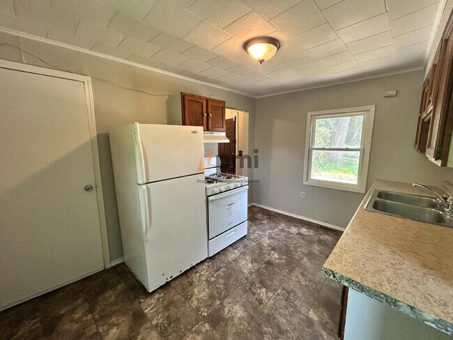 Building Photo - 5542 Mulberry Ave