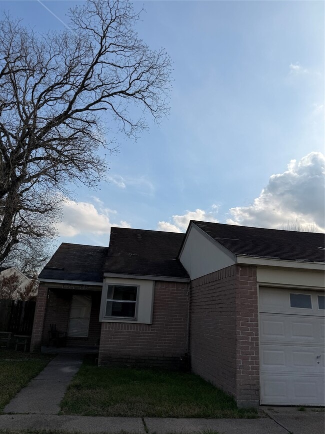 Building Photo - 13139 Pebblewalk Cir S