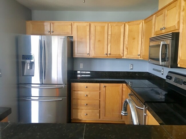 Foto del edificio - Gorgeous 2BD Condo in Desirable Progress Ridge Location!  High End Finishes, Great View!