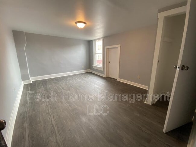 Building Photo - 208 W Vine St